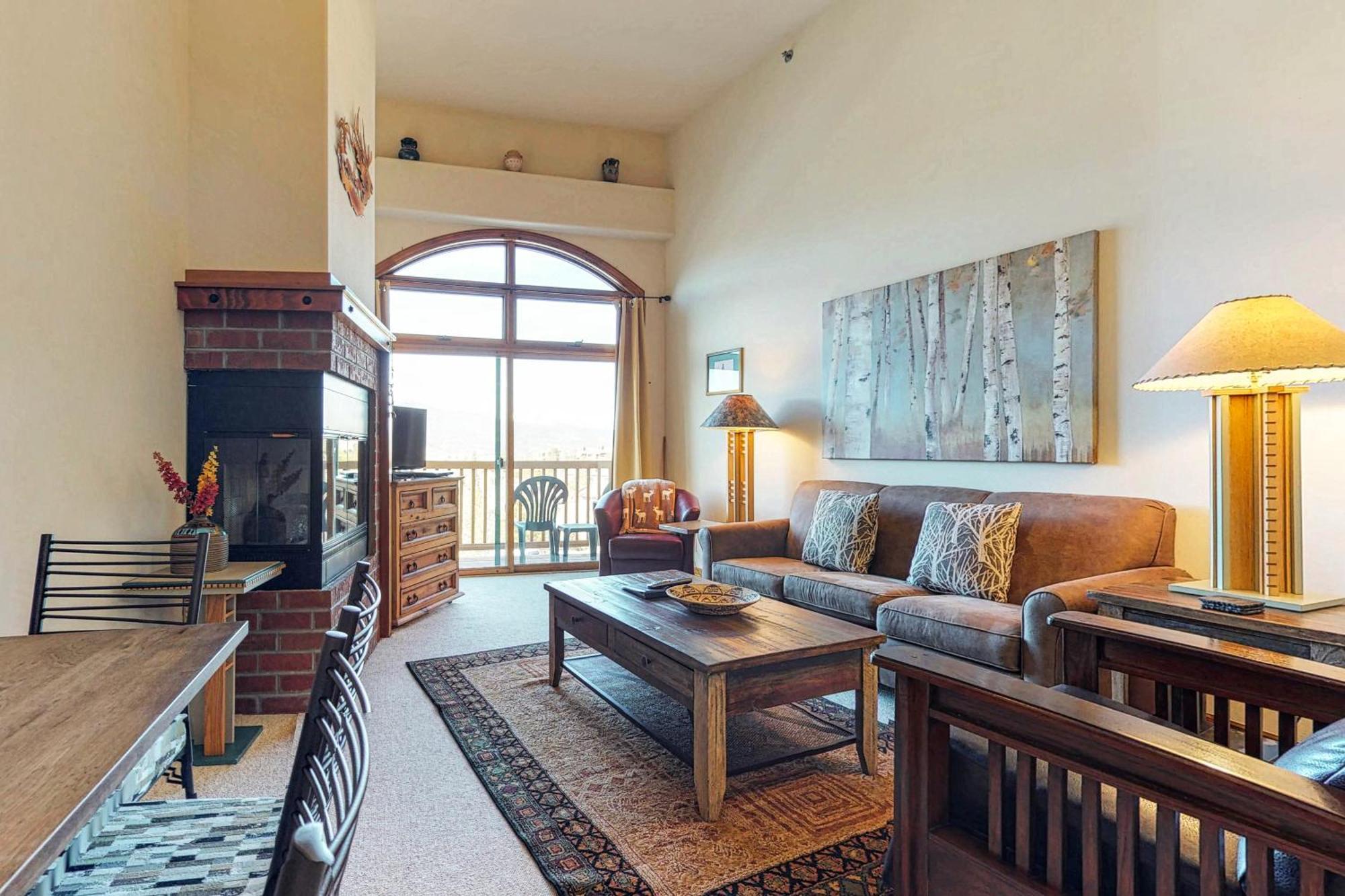 Dillon Commons Hotel Стая снимка