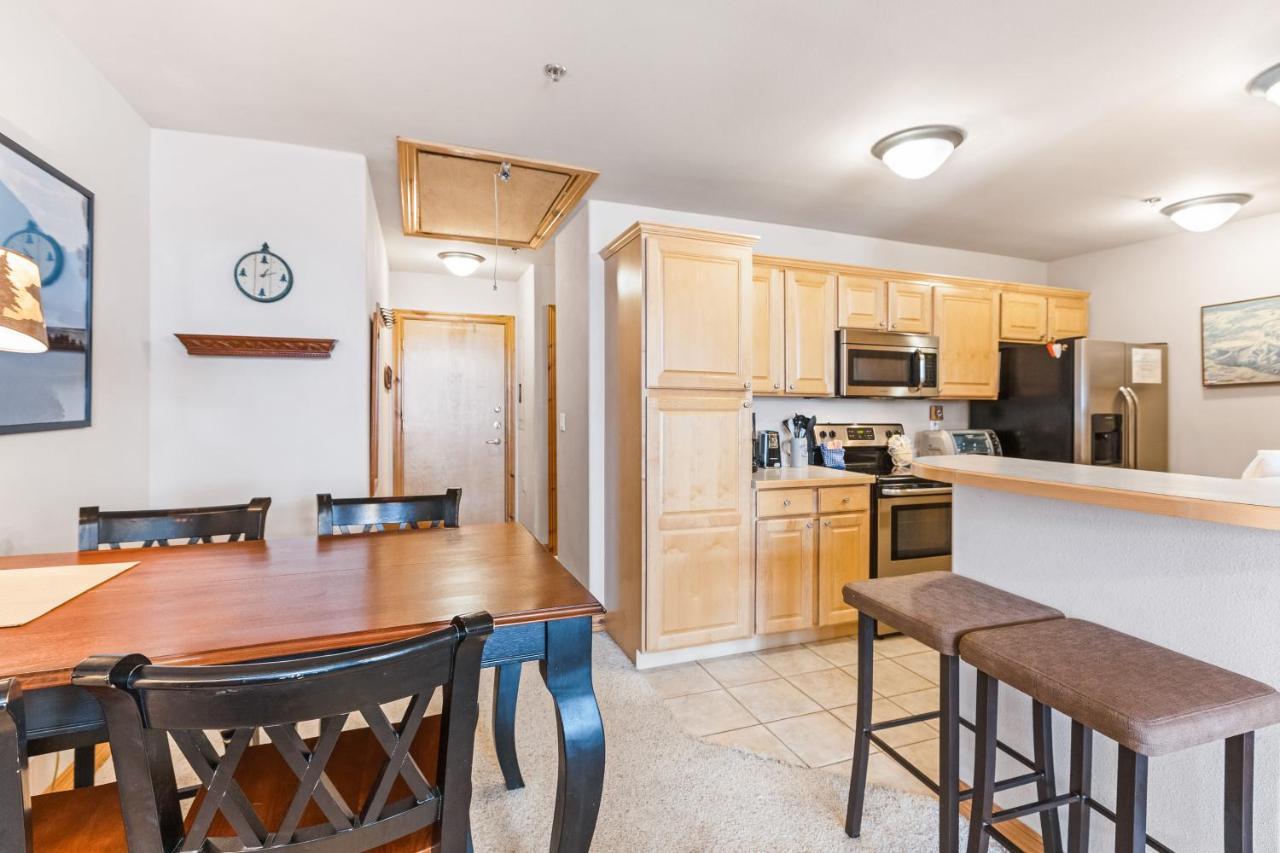 Dillon Commons Hotel Екстериор снимка