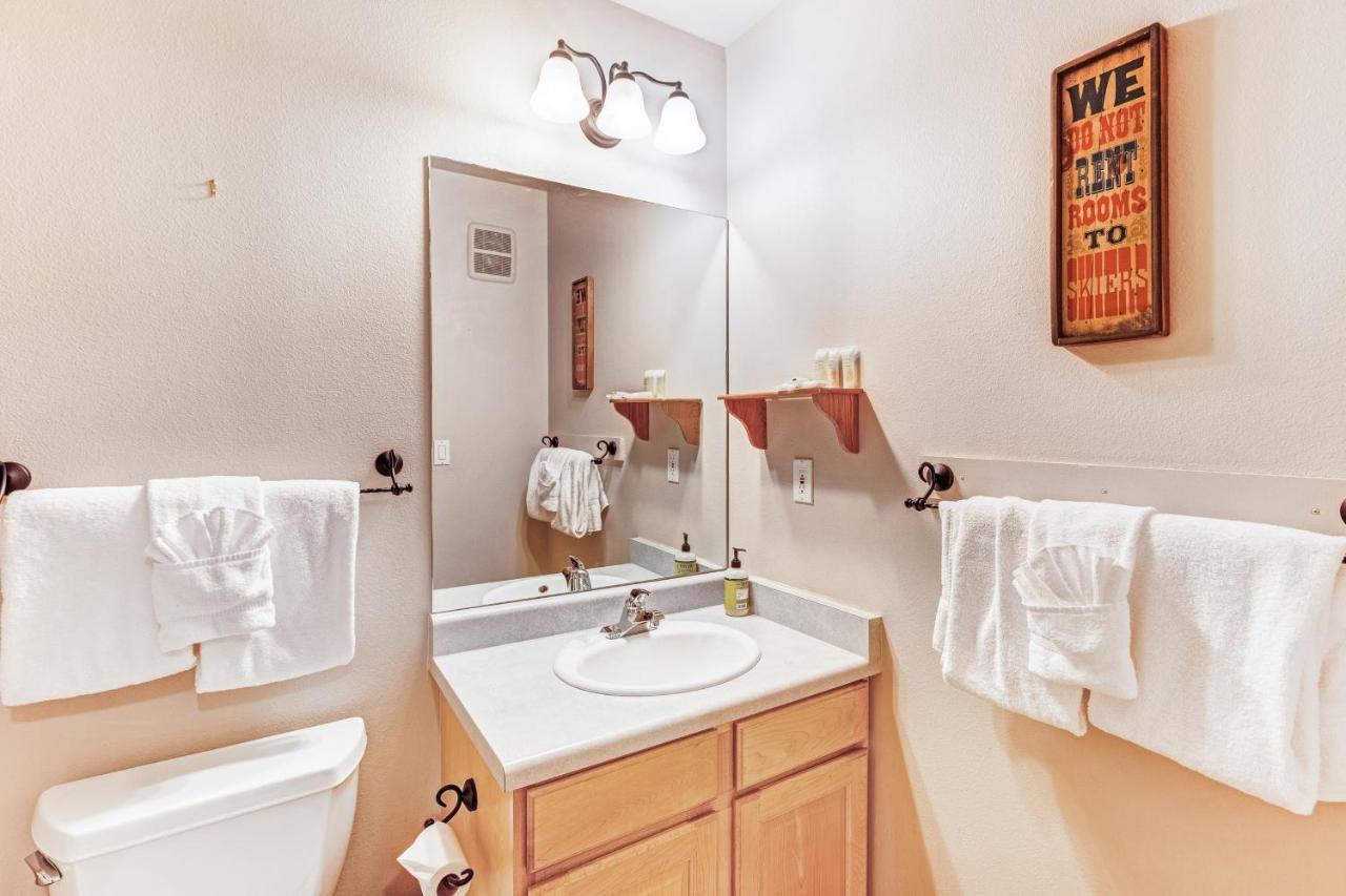 Dillon Commons Hotel Екстериор снимка